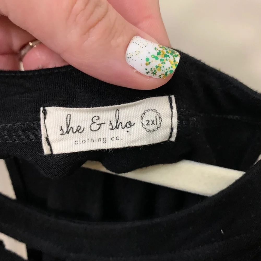 She & Sho Black Tank w/ Strappy Keyhole - Picture 4 of 6